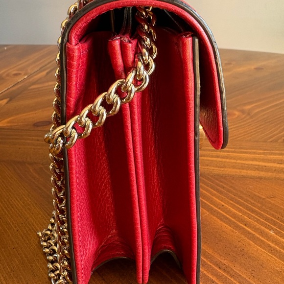 GG Interlocking Elegant Red Chain Shoulder Bag - Picture 4 of 5